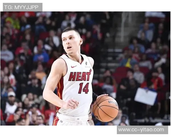 热火半场大胜太阳领先26分热巴表现抢眼希罗鲍威尔双双得分上双